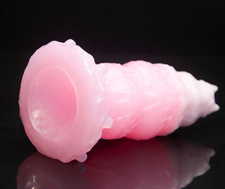 Xeno the Larva Fantasy Bug Dildo Color Flop (00-20 Firmness)